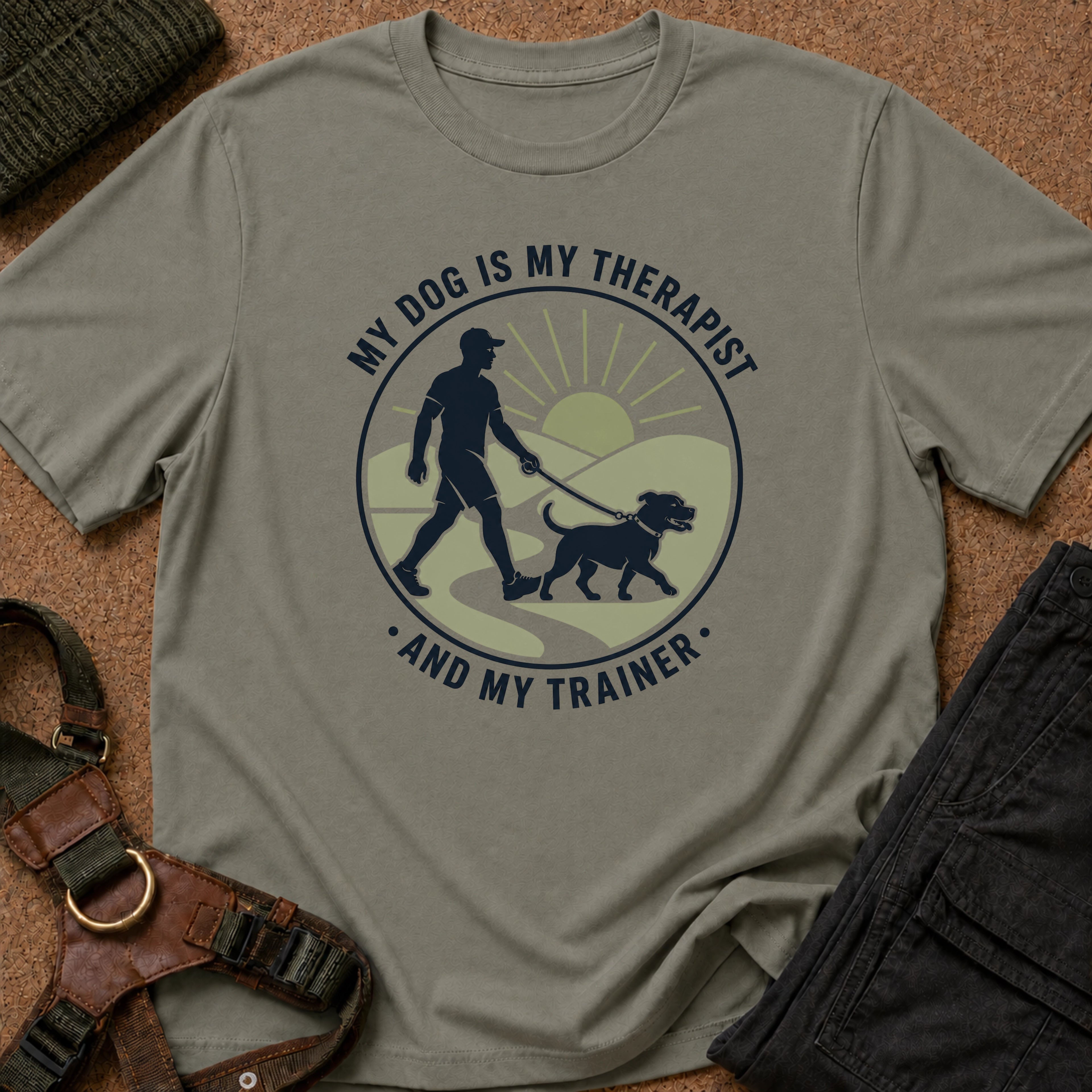 Mi perro es mi terapeuta y mi entrenador camiseta